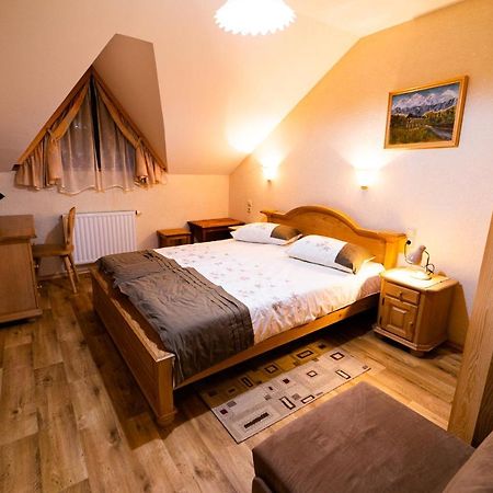 Guesthouse Mocivnik Okroglice Eksteriør bilde