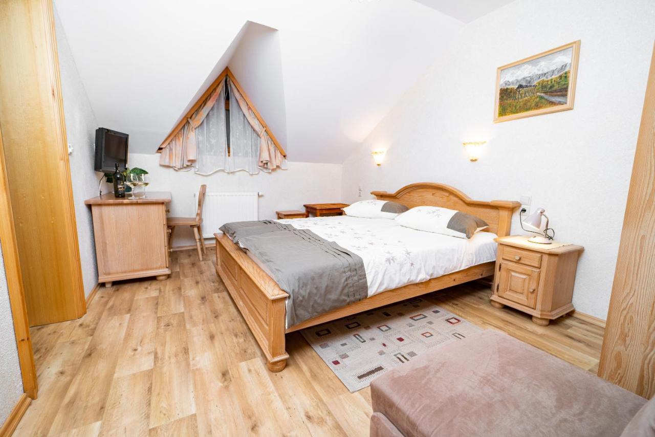 Guesthouse Mocivnik Okroglice Eksteriør bilde